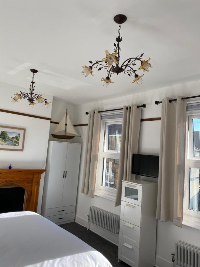 Cosy 2 Bedroom House -2023, 2024 &2025 Award Winner! Рамсггейт Экстерьер фото